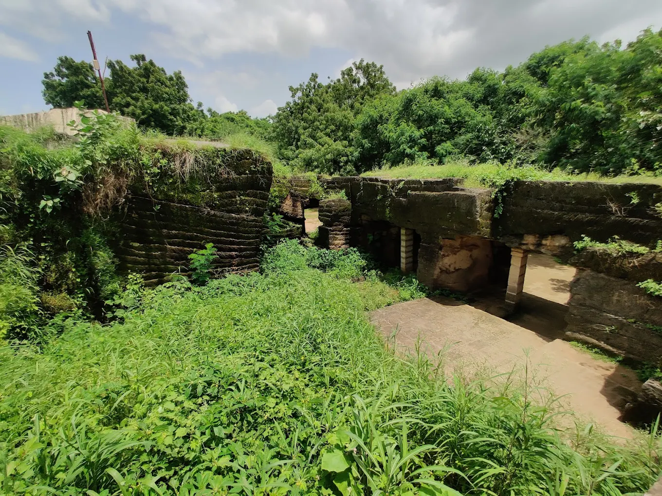 Khambhalida Rock Caves, photo 4 of 18