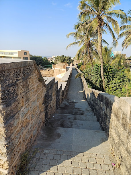 Diu Zampa Gate, photo 2 of 7