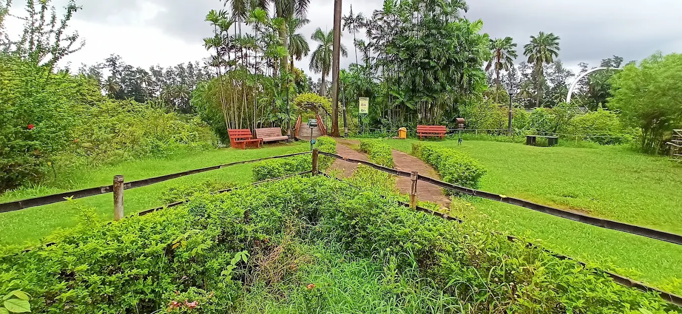 Vanganga Garden, photo 1 of 10