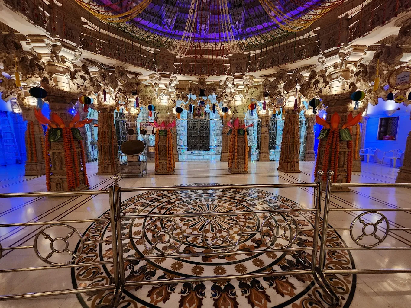 BAPS Shri Swaminarayan Mandir, photo 2 of 10