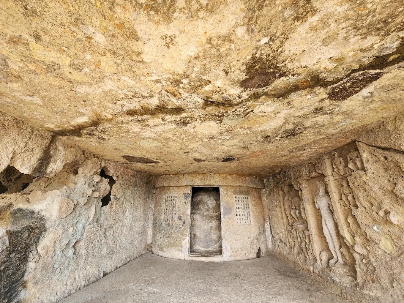 Mahakali Caves, photo 3 of 10