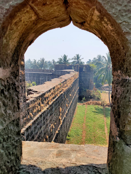 Arnala Fort, photo 1 of 10
