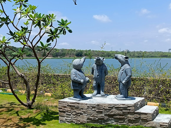 Futala Lake, photo 1 of 5