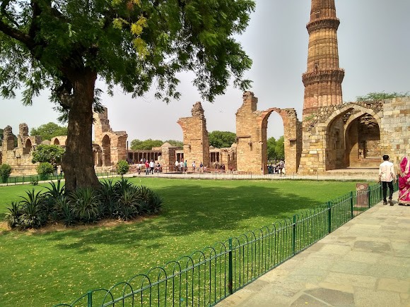 Qutb Minar, photo 2 of 9