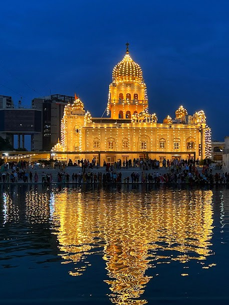 Gurudwara Bangla Sahib, photo 1 of 8