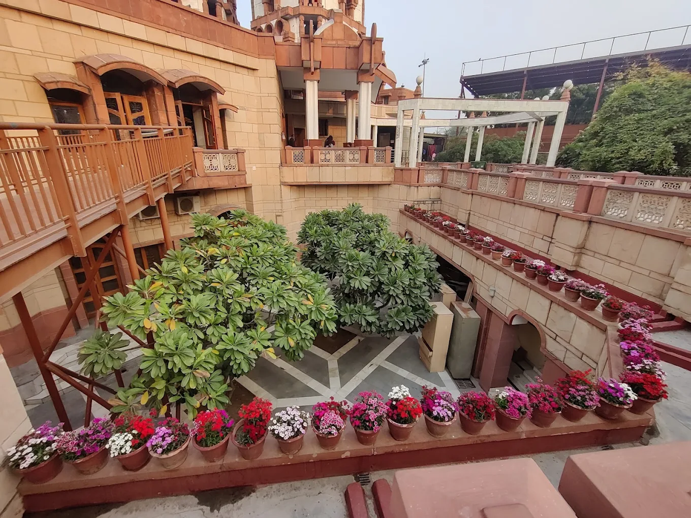 ISKCON Temple - Glory of India, photo 2 of 11