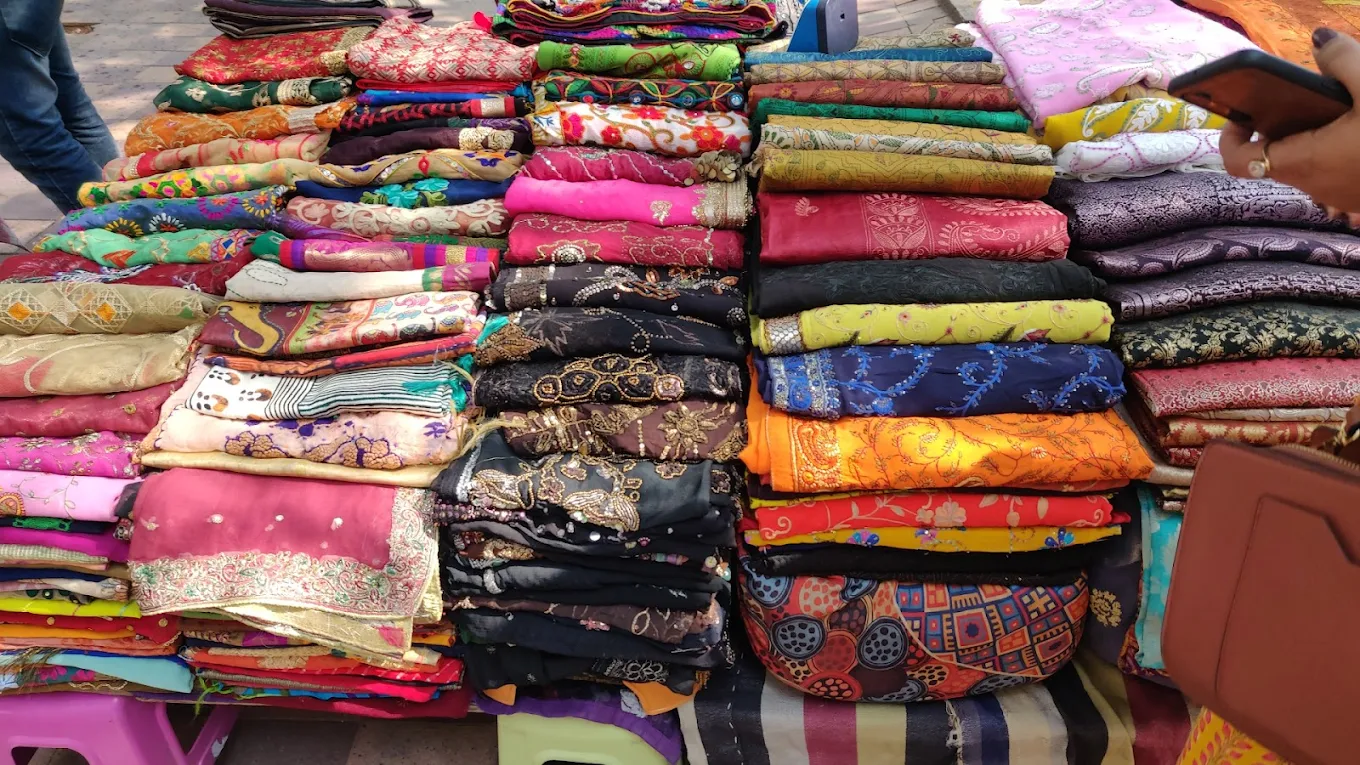 Janpath Market, photo 2 of 9
