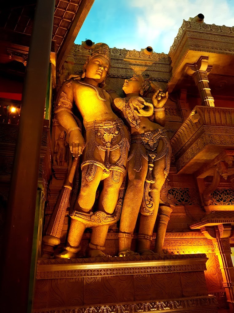 KINGDOM OF DREAMS, photo 1 of 8
