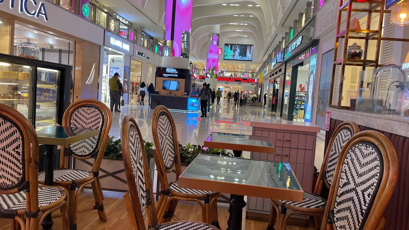 DLF Mall of India, Noida, photo 3 of 11