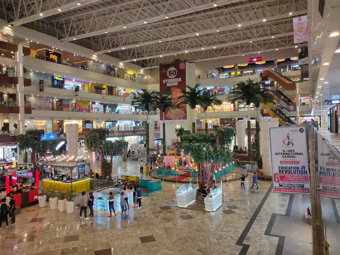 Gaur City Mall, photo 1 of 8
