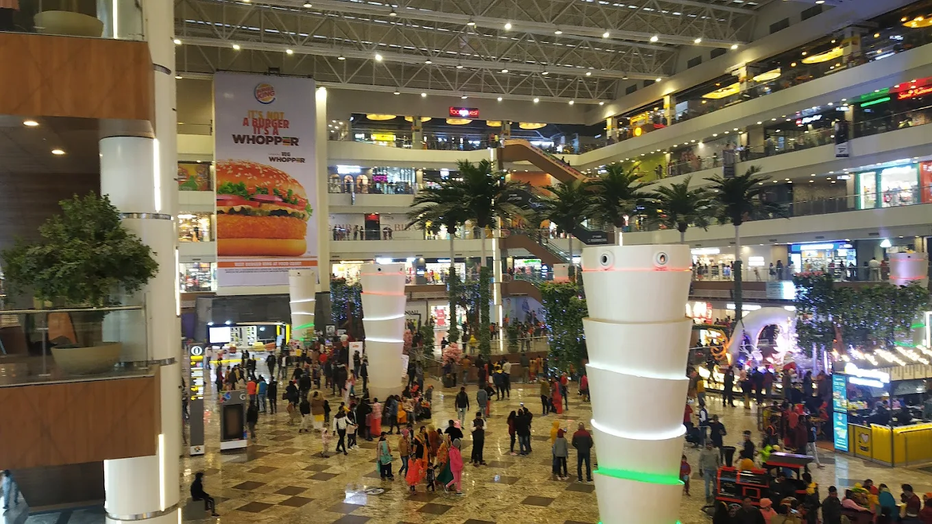 Gaur City Mall, photo 4 of 8