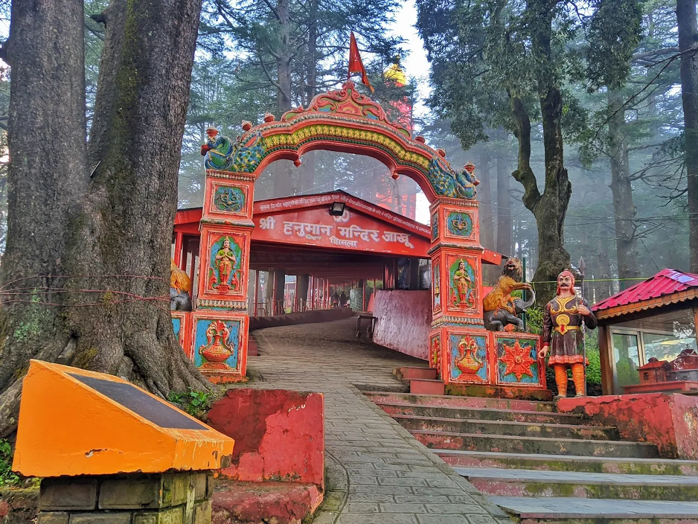 Shree Hanuman Temple, Jakhu, Shimla, photo 1 of 8