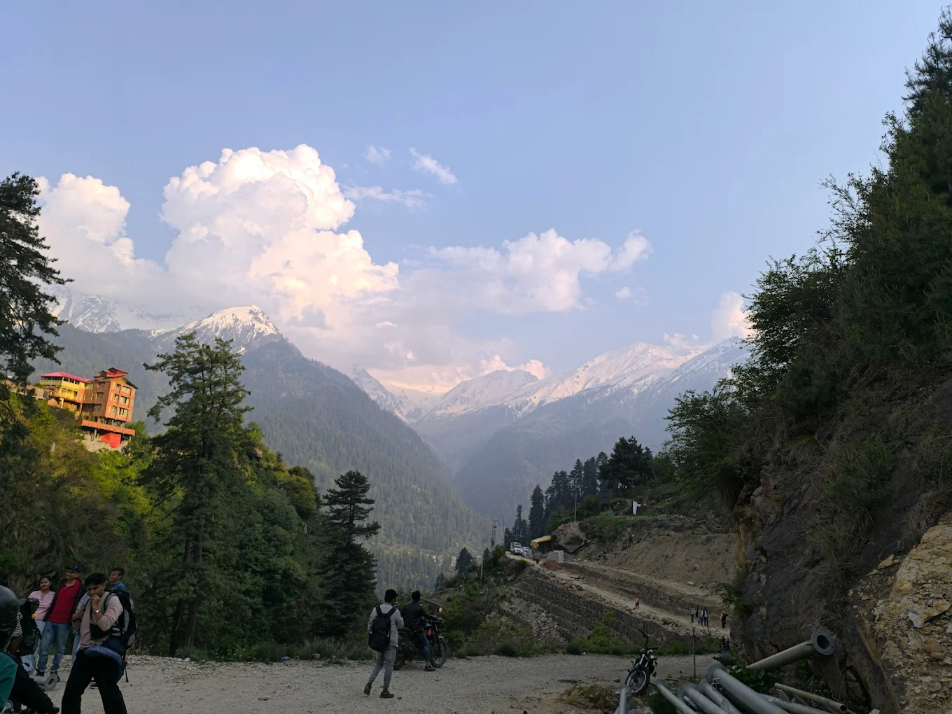 Barshaini Waterfall, photo 1 of 6