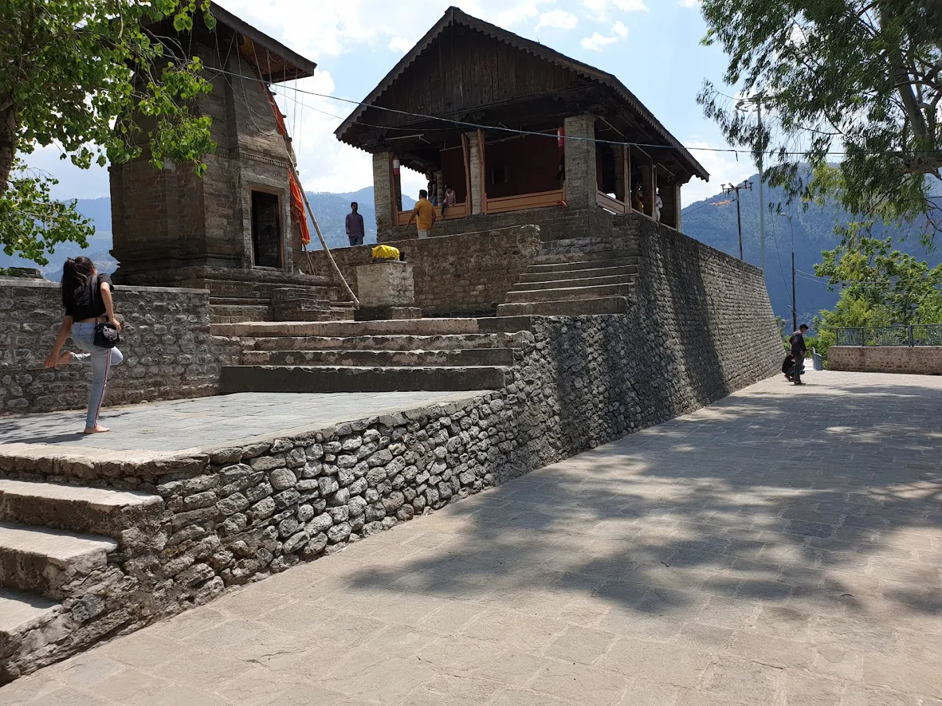Shri Chamunda Devi Mandir Chamba, photo 4 of 8