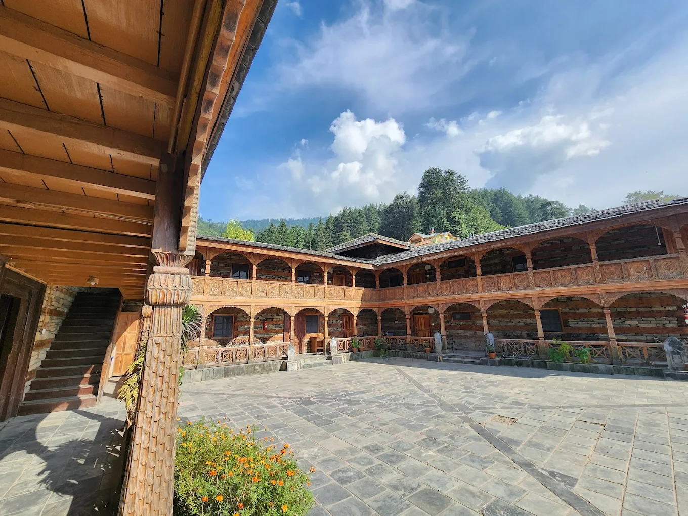 Naggar Castle, photo 1 of 9