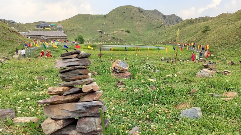 Parashar Lake, photo 2 of 6