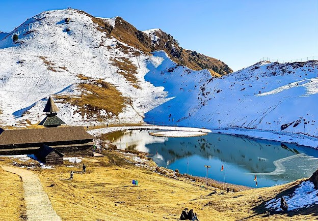 Parashar Lake, photo 3 of 6