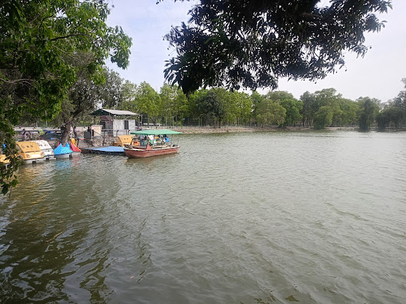 Karna Lake, photo 3 of 9
