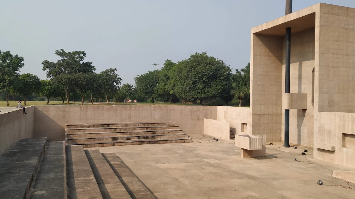 The Open Hand Monument, photo 4 of 11