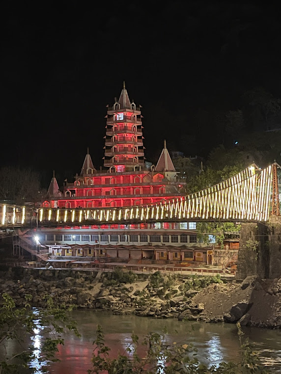 Lakshman Jhula, photo 1 of 7