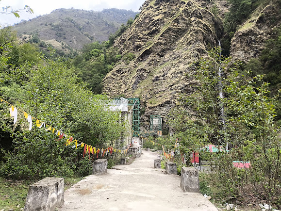 Shri Kalpeshwar Temple, Panch Kedar, photo 2 of 13