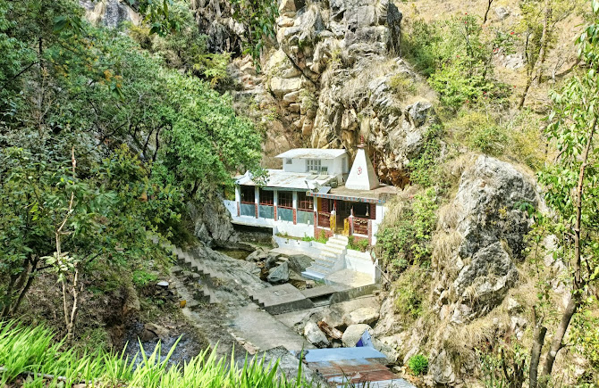 Rudradhari Waterfall, photo 1 of 9