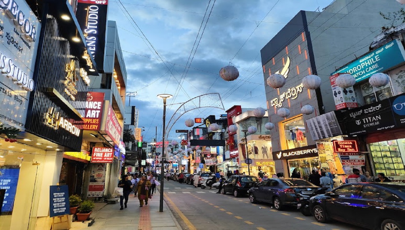 Commercial Street, photo 2 of 18