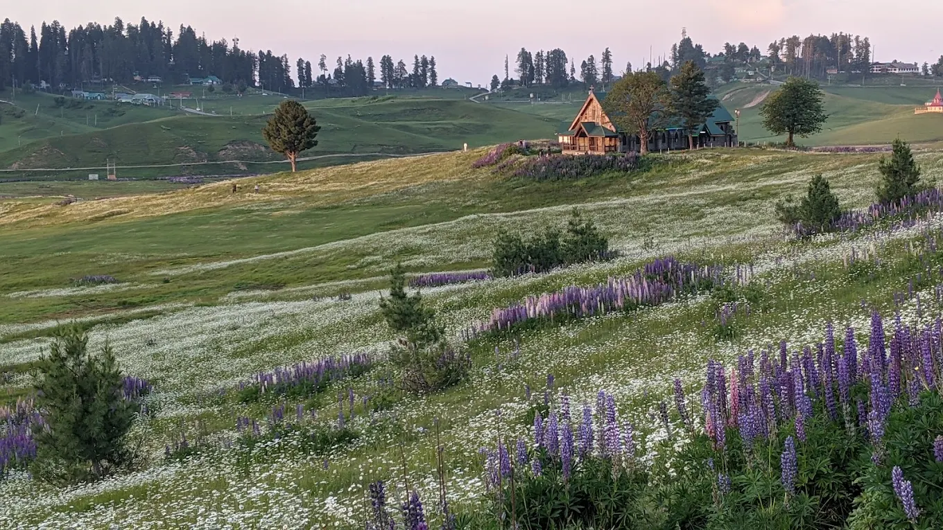 St. Mary’s Church, Gulmarg, photo 2 of 11