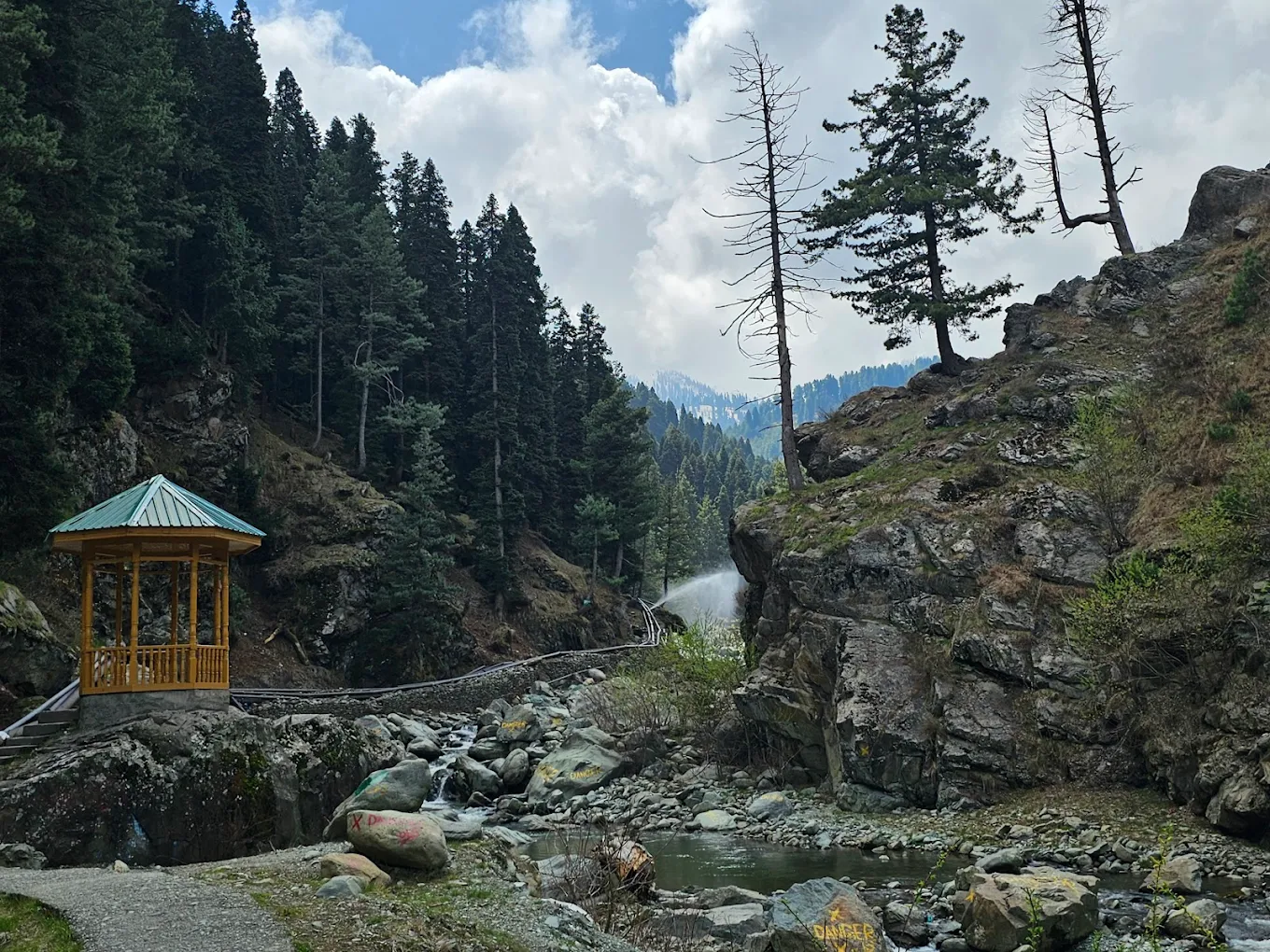 Drung Road, photo 3 of 9