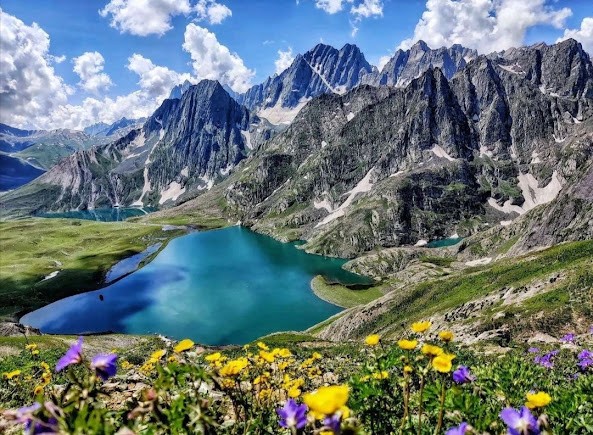 Gadsar Lake, photo 1 of 7