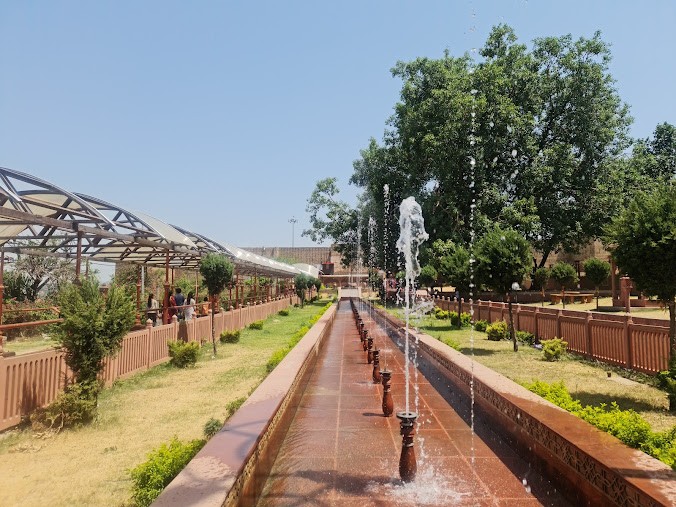 Bahu Fort, photo 1 of 6