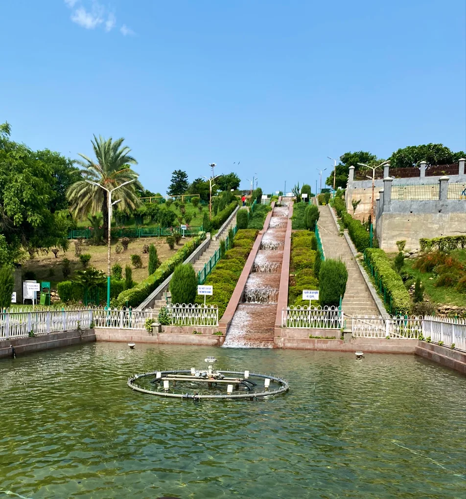 Bagh-E-Bahu, photo 1 of 11