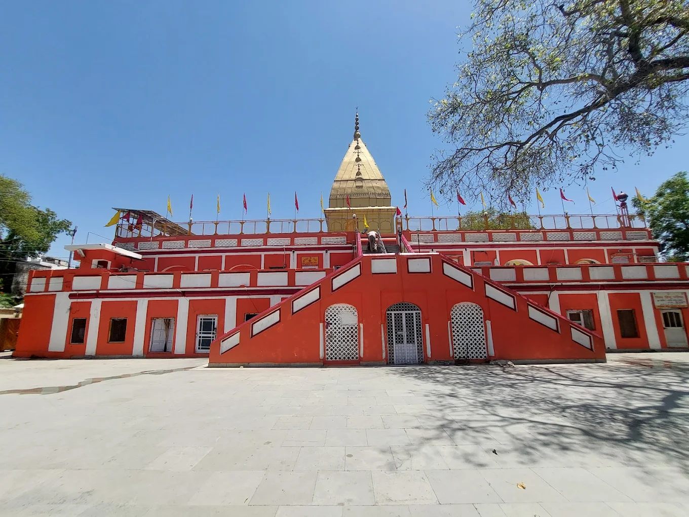 Shri Ranbireshwar Temple, Niranjani Akhara., photo 4 of 9