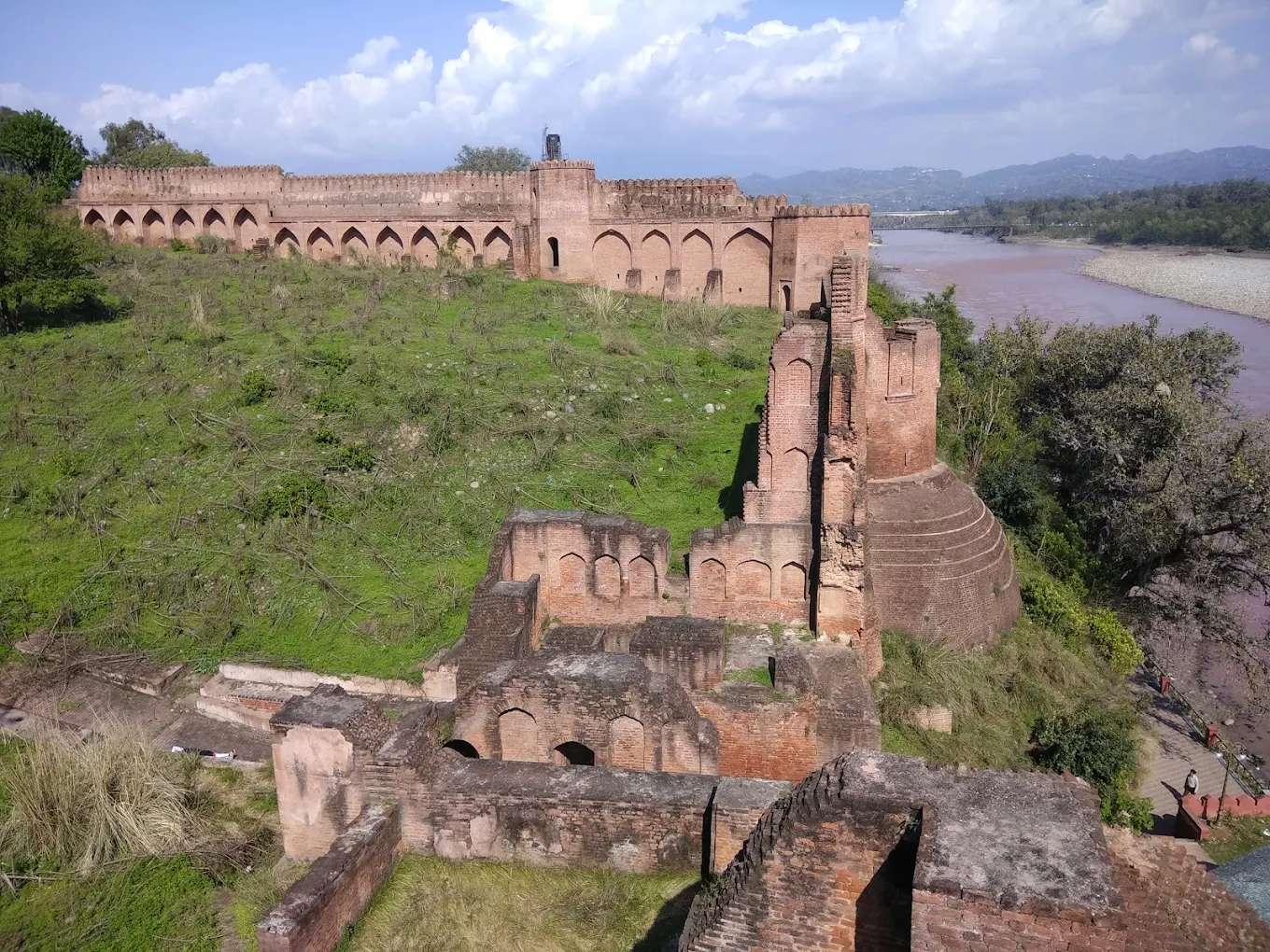 Akhnoor, photo 1 of 11