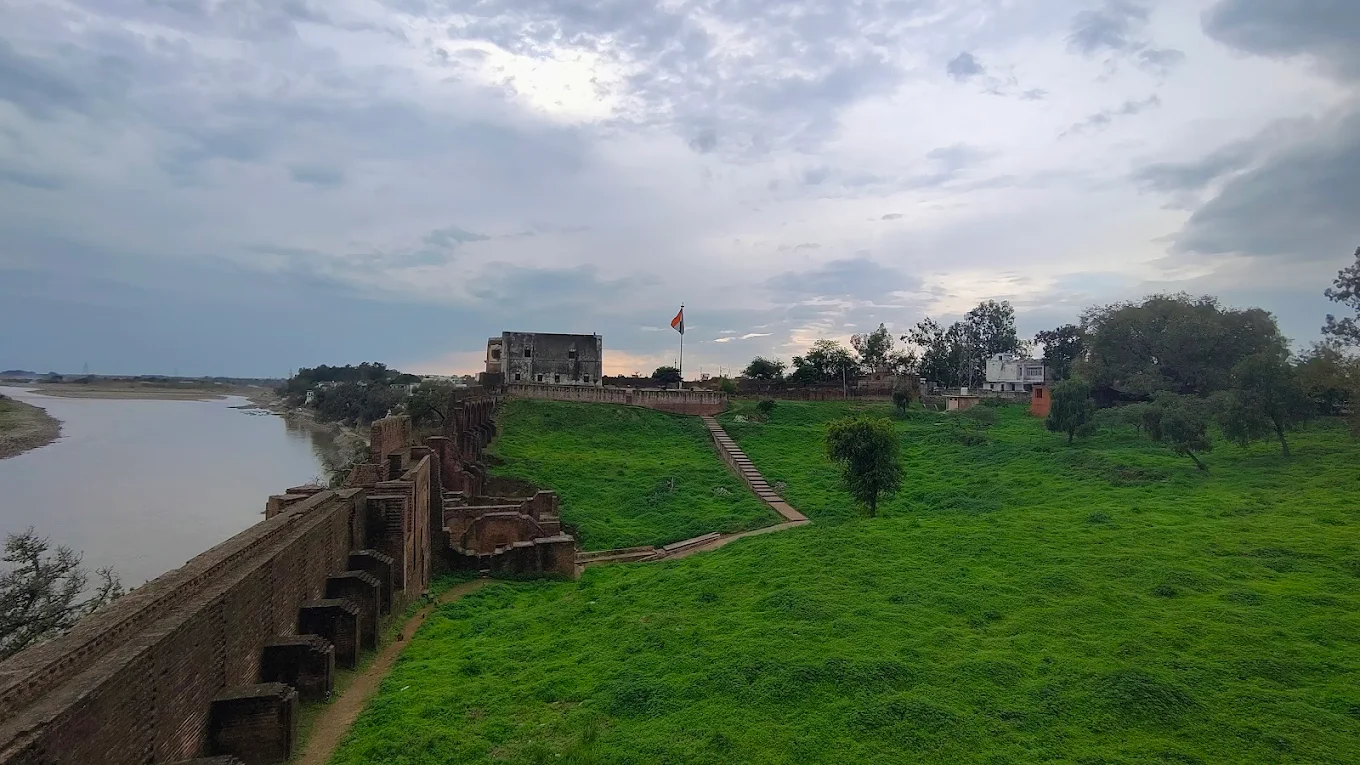 Akhnoor, photo 3 of 11