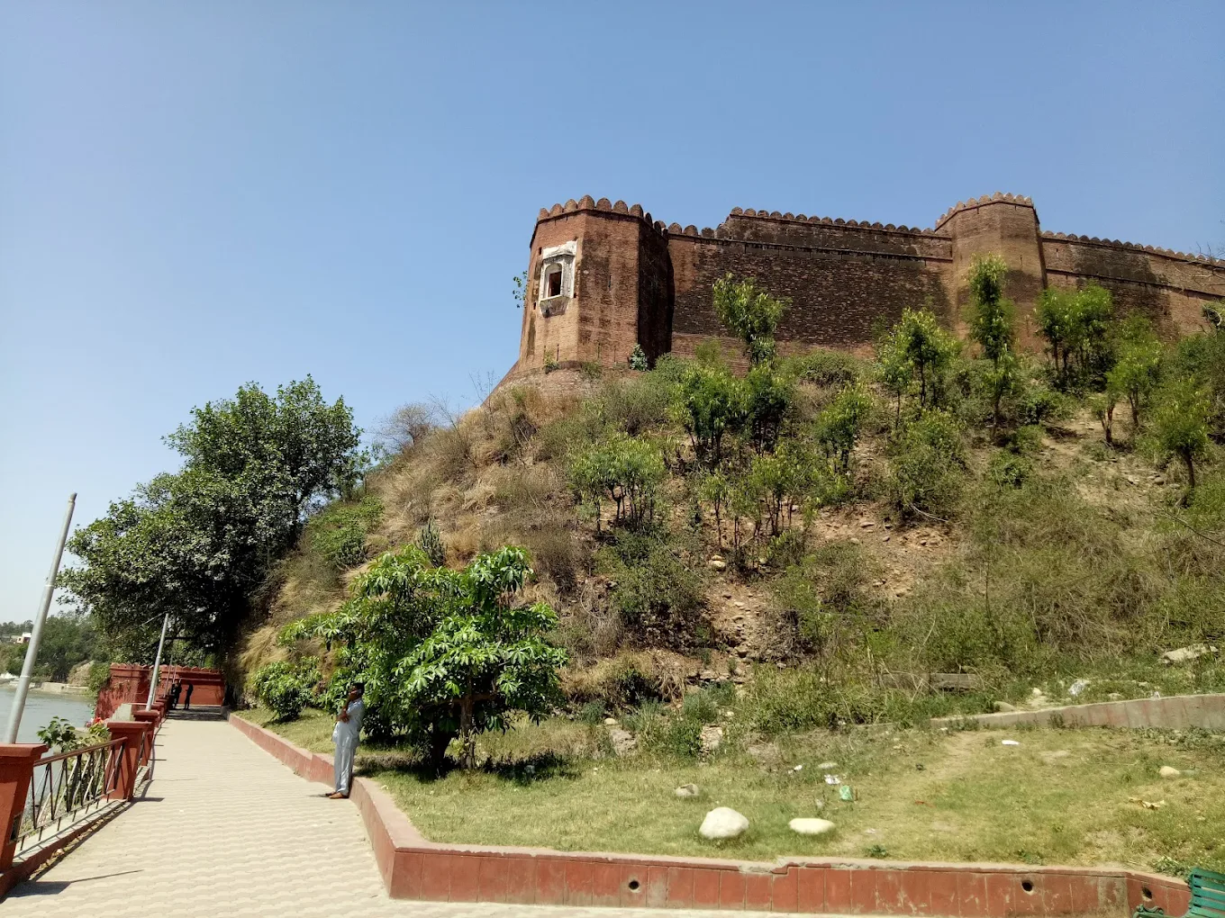 Akhnoor, photo 4 of 11