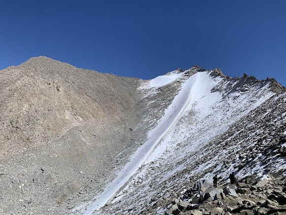 Khardung La Approach, photo 1 of 7