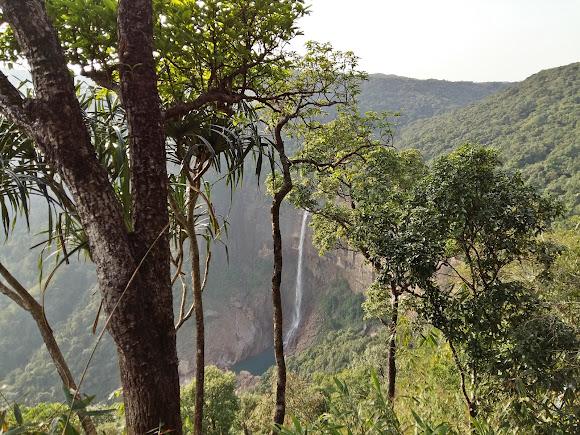 NohKaLikai Falls, photo 2 of 10