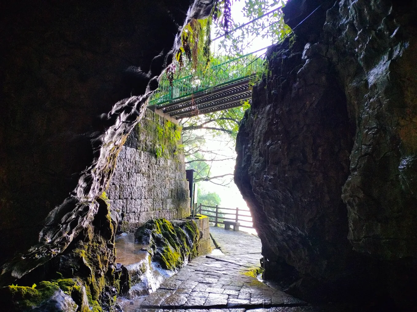 Arwah Cave, photo 2 of 10