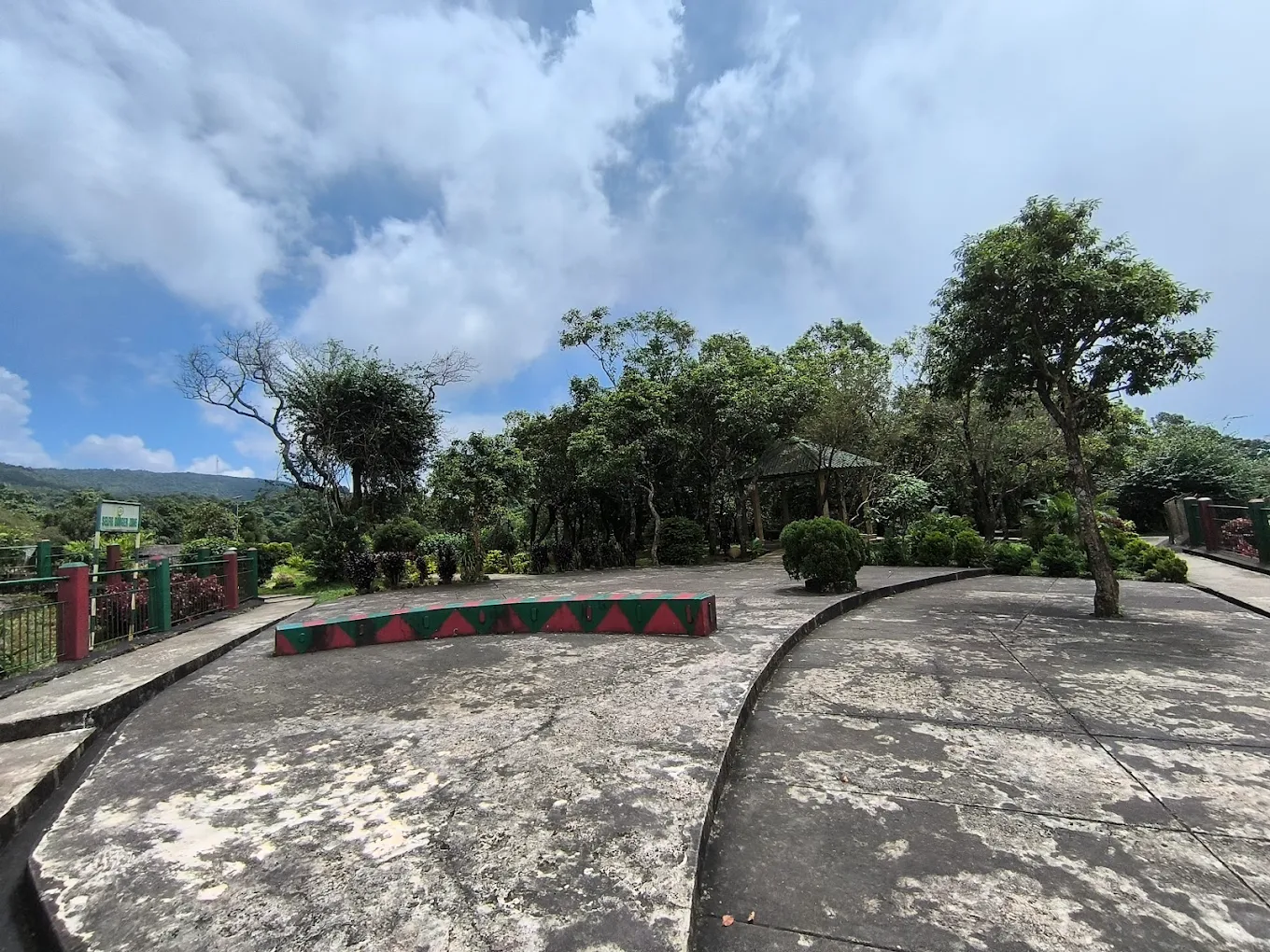 Thangkharang Park, photo 2 of 11