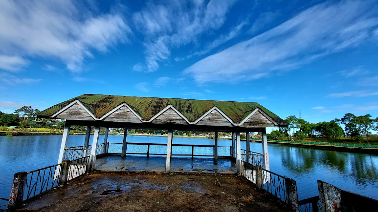 Thadlaskein Lake, photo 2 of 9