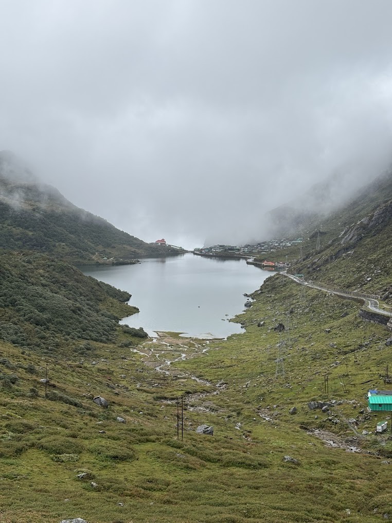 Tsongmo Lake, photo 2 of 8