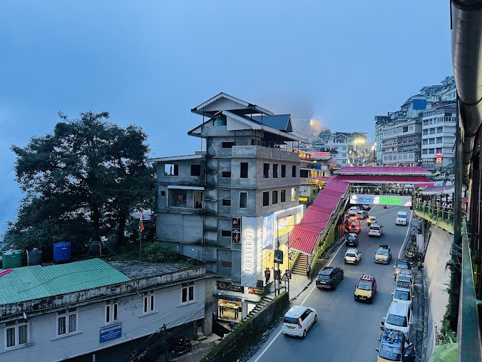 Mahatma Gandhi Marg, photo 3 of 7