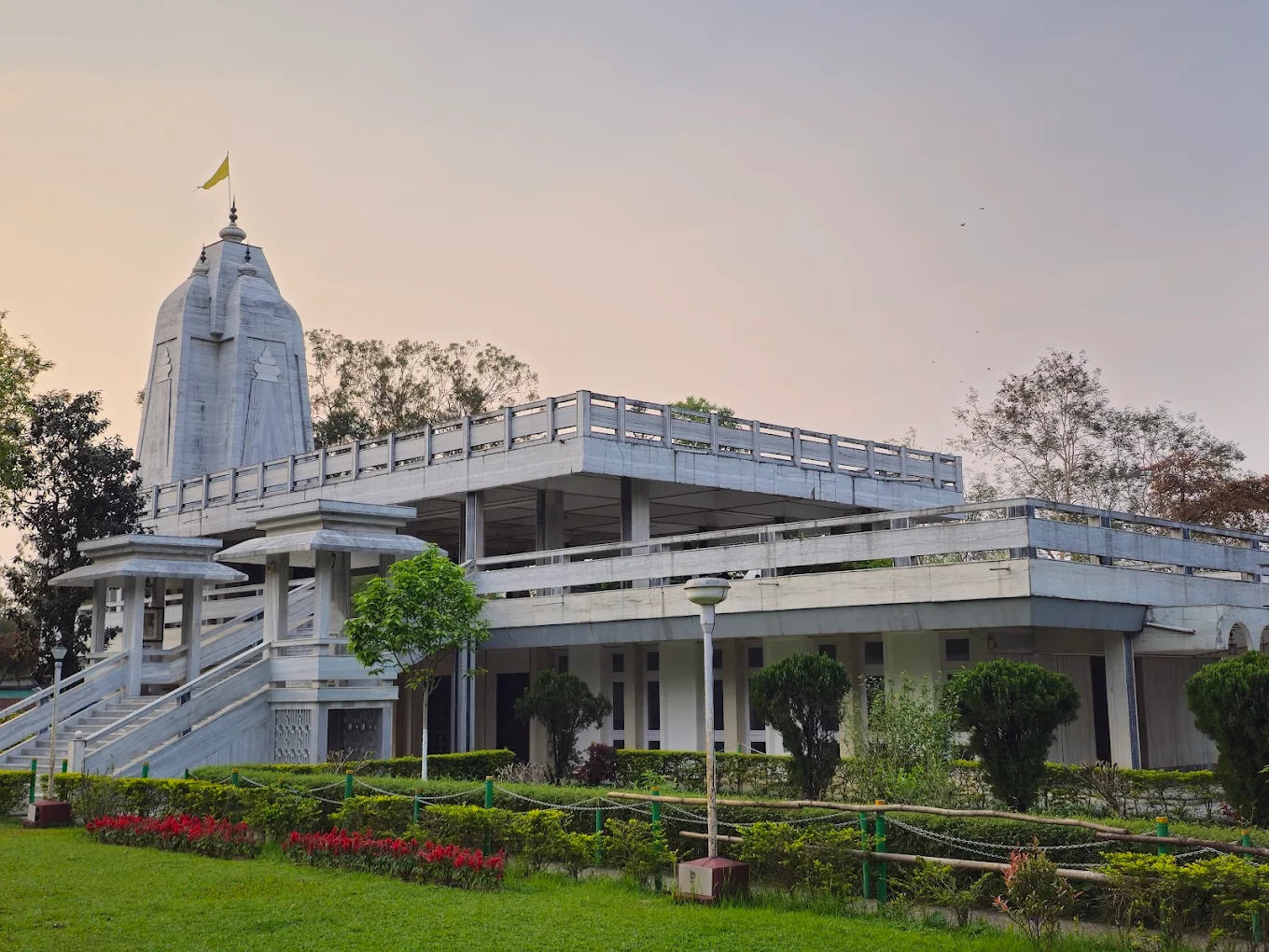 Radha Krishna Mandir, photo 4 of 11