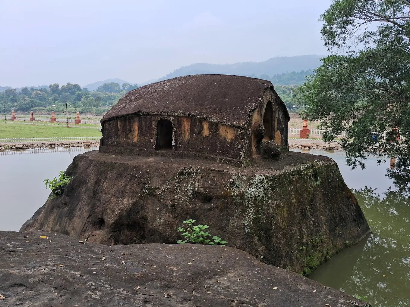 Maibang Stone House, photo 3 of 14