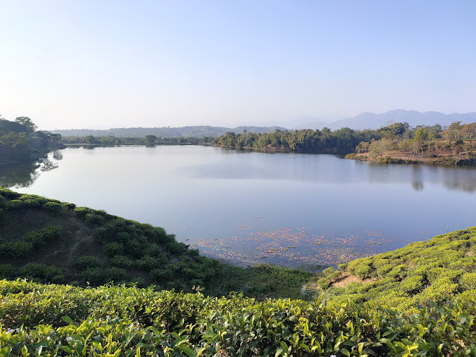 Doloo Lake, photo 1 of 8