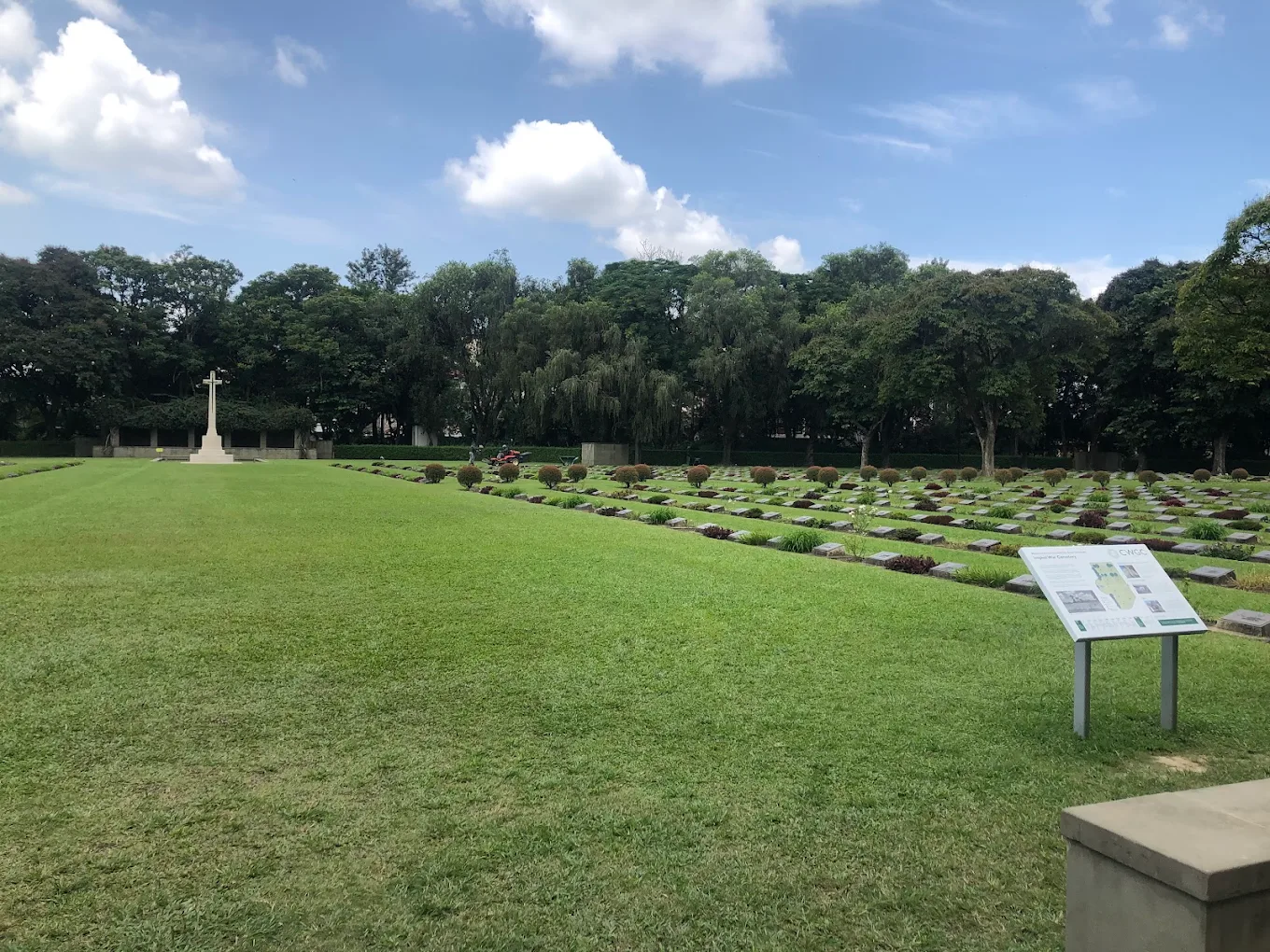 Imphal War Cemetery, photo 1 of 9