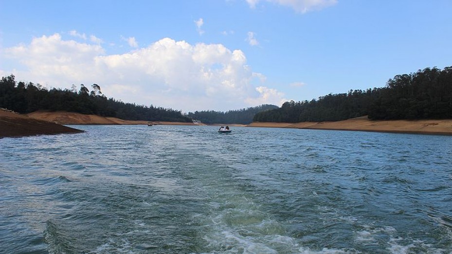 Pykara Lake, photo 1 of 7