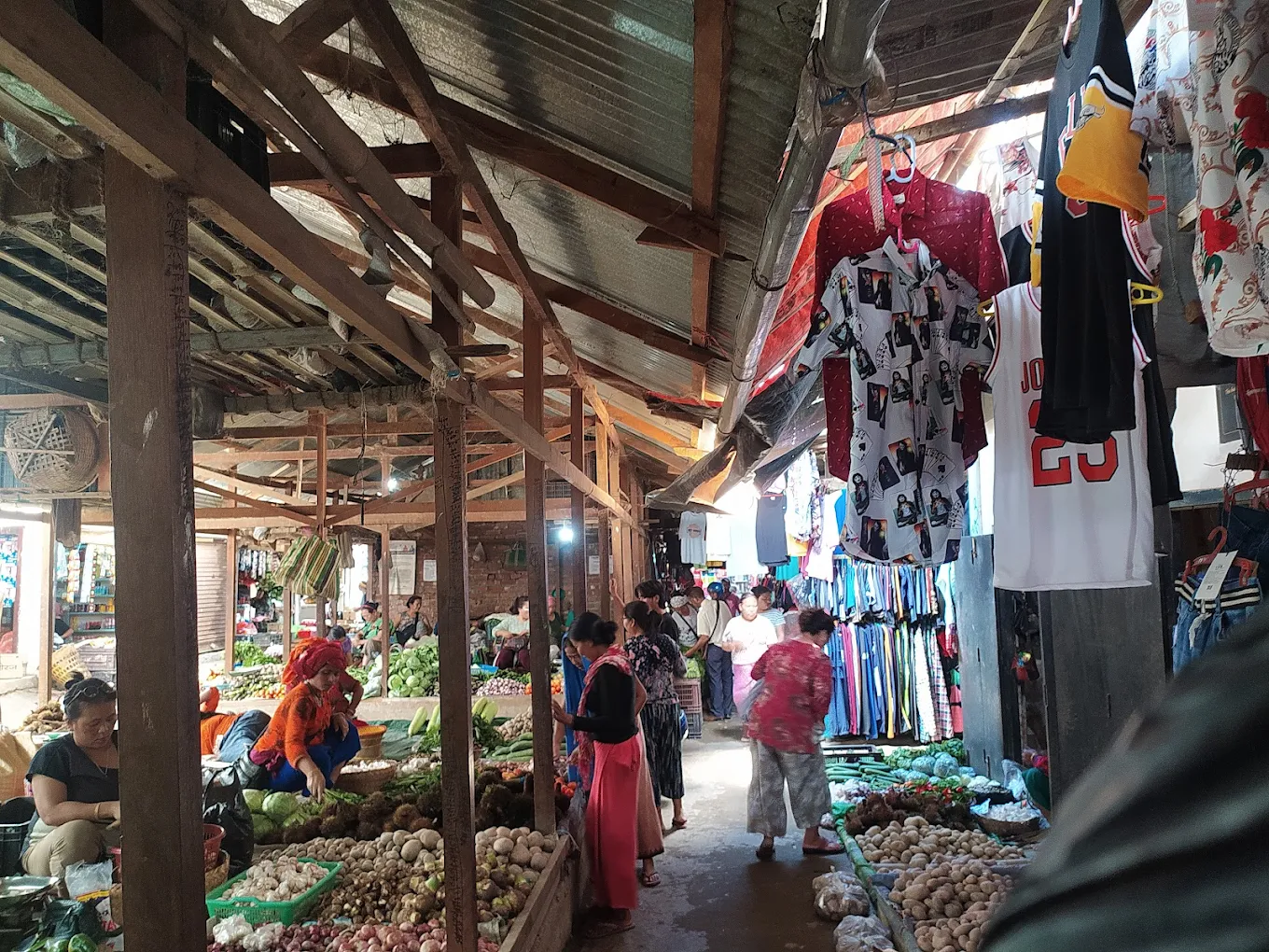 Nambol Bazaar, photo 1 of 8