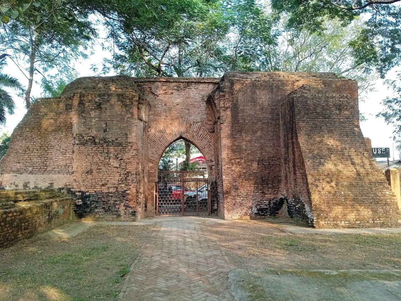 Kachari Rajbari (Ruins of a Fort), photo 2 of 8
